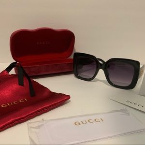 GUCCI Sunglasses New w case and card